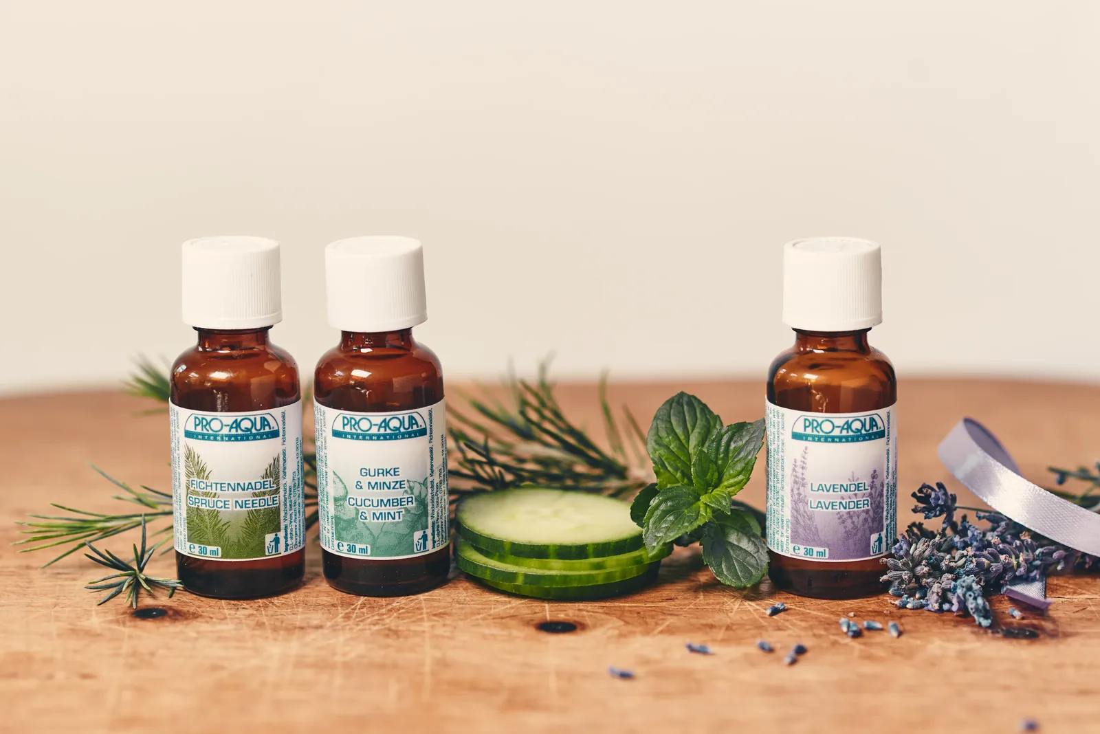 Die drei Pure-Naturals-Düfte Fichtennadel, Gurke & Minze und Lavendel